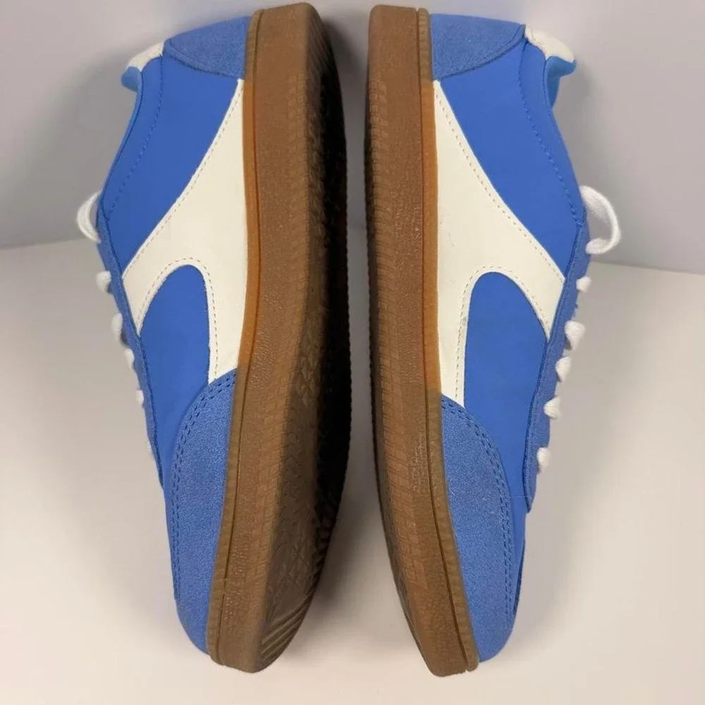 No Boundaries Blue Suede Accent Low Top Gum Sole Sneakers WMNB25CA210 Womens 8